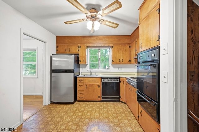 472 Cedar Hill Ave, Wyckoff Twp., NJ 07481