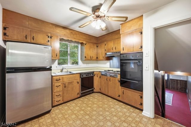 472 Cedar Hill Ave, Wyckoff Twp., NJ 07481
