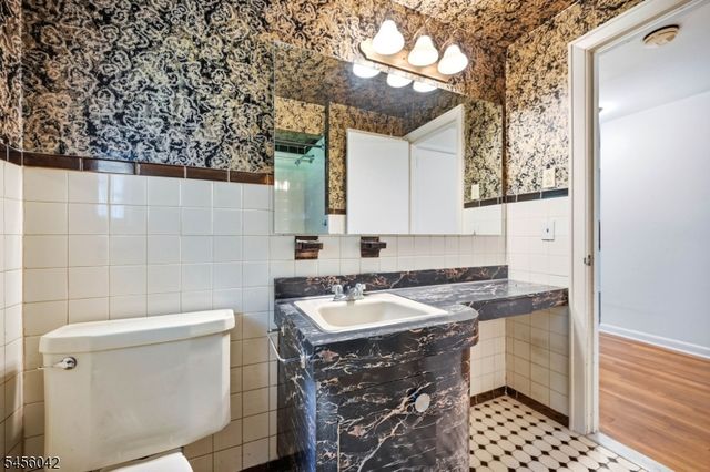 472 Cedar Hill Ave, Wyckoff Twp., NJ 07481