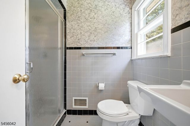 472 Cedar Hill Ave, Wyckoff Twp., NJ 07481
