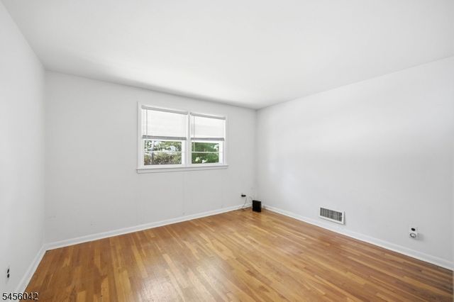 472 Cedar Hill Ave, Wyckoff Twp., NJ 07481