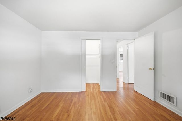 472 Cedar Hill Ave, Wyckoff Twp., NJ 07481