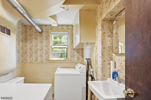 472 Cedar Hill Ave, Wyckoff Twp., NJ 07481