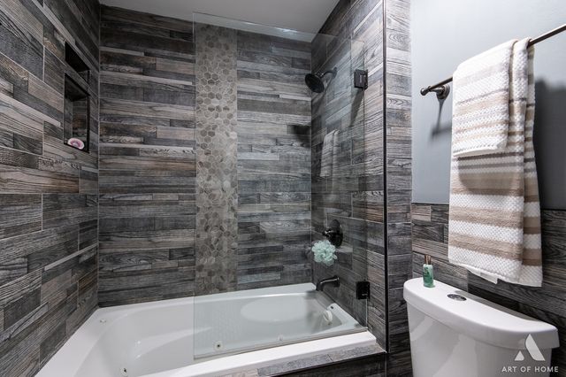 2800 Brisbane Drive, Lake In The Hills, IL 60156