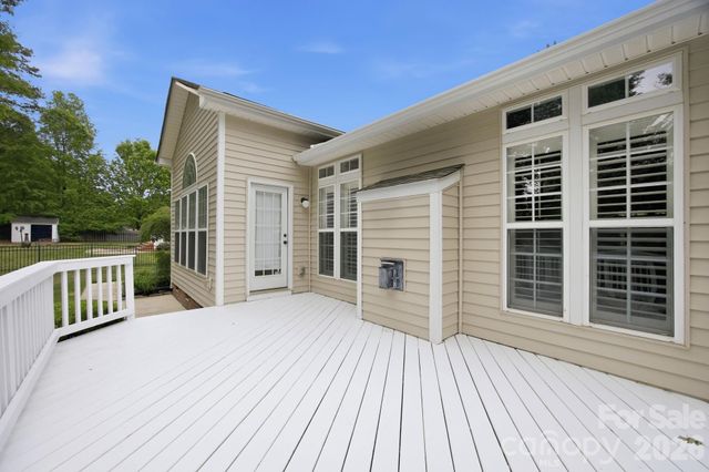 1113 Butterburr Drive, Matthews, NC 28104