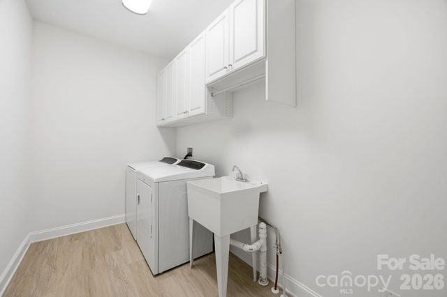 1113 Butterburr Drive, Matthews, NC 28104