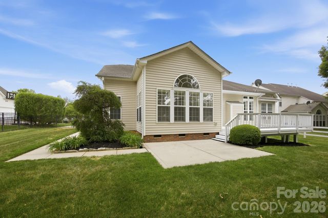 1113 Butterburr Drive, Matthews, NC 28104