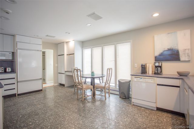 9 Kensington Street, Lido Beach, NY 11561