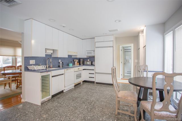 9 Kensington Street, Lido Beach, NY 11561