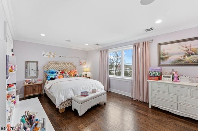 281 Beaufort Ave, Livingston Twp., NJ 07039