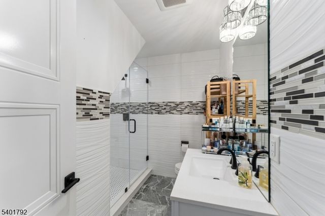 281 Beaufort Ave, Livingston Twp., NJ 07039