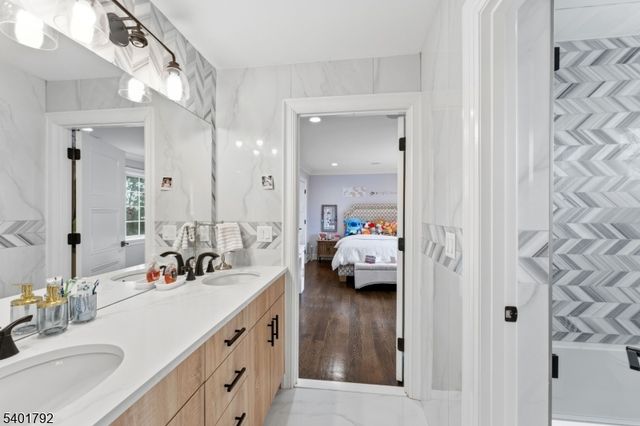 281 Beaufort Ave, Livingston Twp., NJ 07039