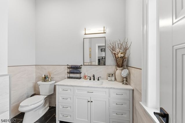 281 Beaufort Ave, Livingston Twp., NJ 07039