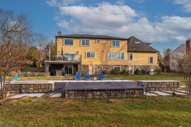 281 Beaufort Ave, Livingston Twp., NJ 07039