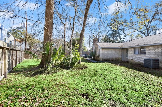 910 Brook Forest Court, Conroe, TX 77385