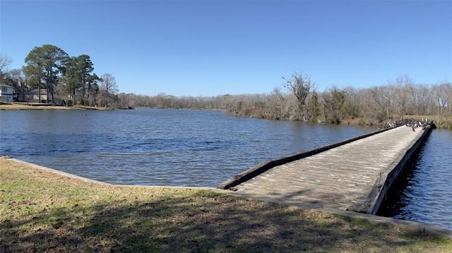 910 Brook Forest Court, Conroe, TX 77385