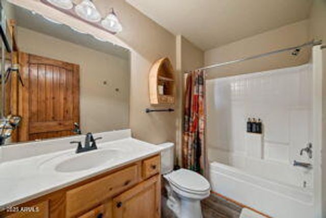 2670 Lodge Loop, Overgaard, AZ 85933