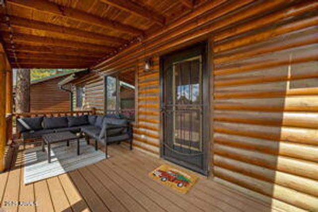 2670 Lodge Loop, Overgaard, AZ 85933