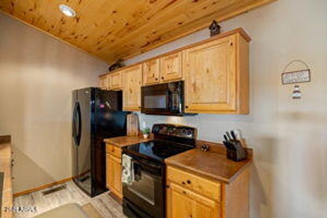 2670 Lodge Loop, Overgaard, AZ 85933