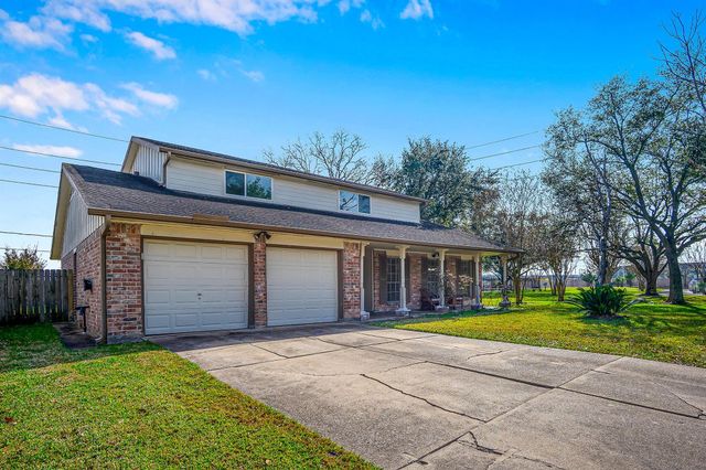 12007 Bloomington Lane, Meadows Place, TX 77477