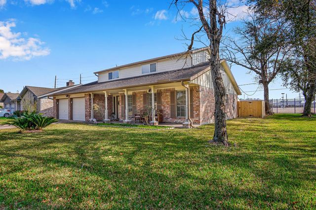 12007 Bloomington Lane, Meadows Place, TX 77477