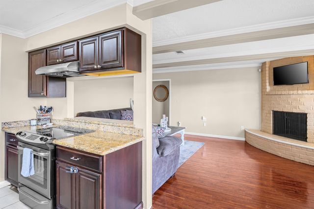 12007 Bloomington Lane, Meadows Place, TX 77477