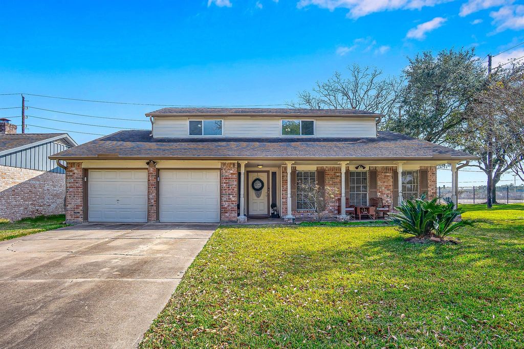 12007 Bloomington Lane, Meadows Place, TX 77477