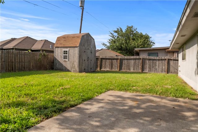 2809 Vancouver Dr, Corpus Christi, TX 78414
