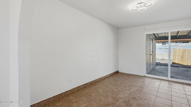 1846 W Caravelle Road, Tucson, AZ 85713