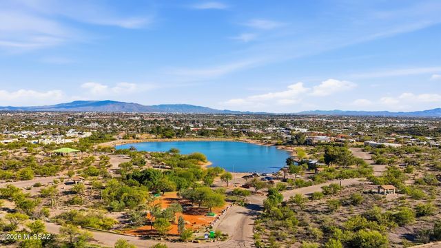 1846 W Caravelle Road, Tucson, AZ 85713