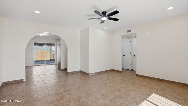 1846 W Caravelle Road, Tucson, AZ 85713