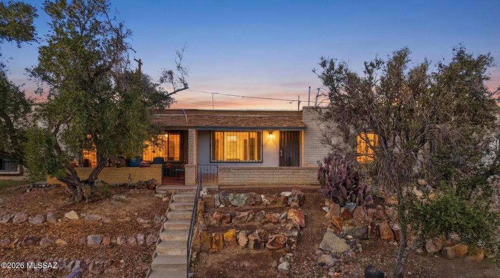 1846 W Caravelle Road, Tucson, AZ 85713