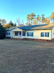 1008 Lakeshore Dr, Abbeville, AL 36310