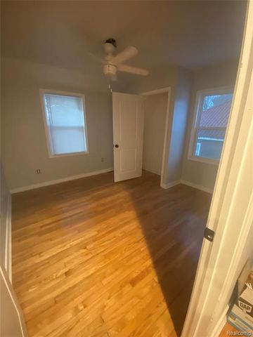 5594 Greenway Street, Detroit, MI 48204