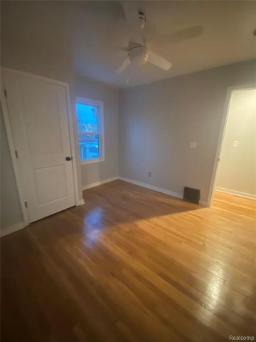 5594 Greenway Street, Detroit, MI 48204