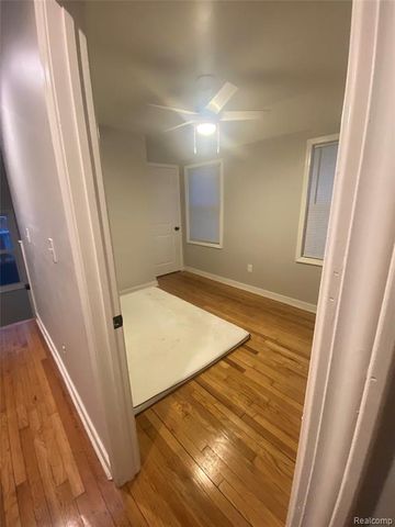 5594 Greenway Street, Detroit, MI 48204