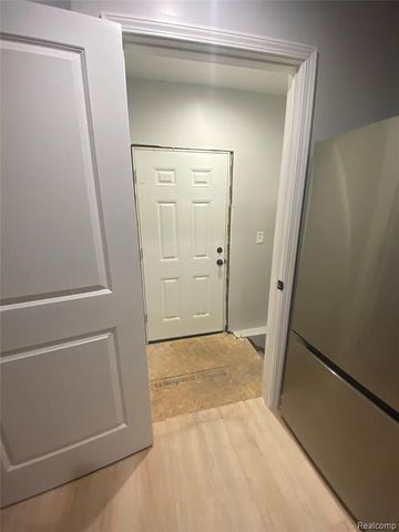 5594 Greenway Street, Detroit, MI 48204