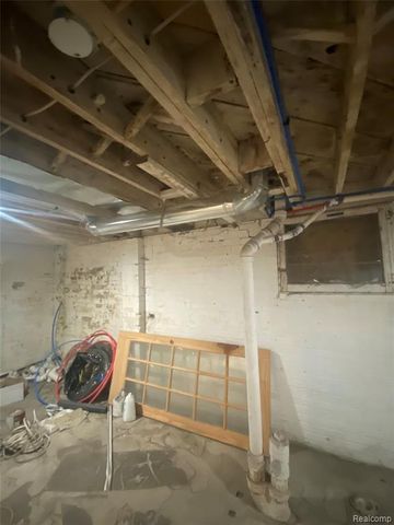 5594 Greenway Street, Detroit, MI 48204