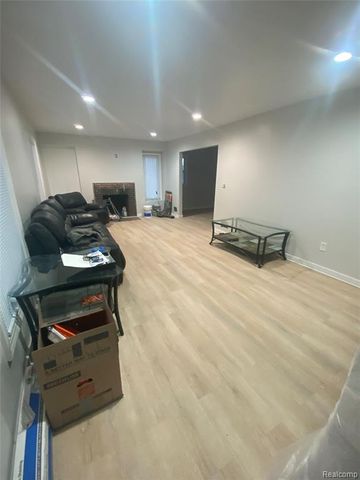 5594 Greenway Street, Detroit, MI 48204