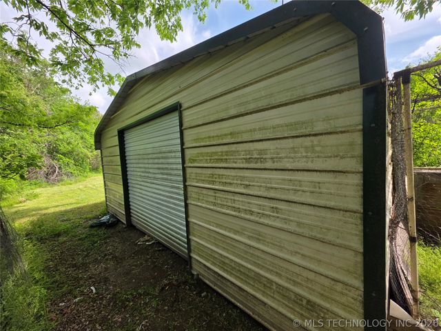 409559 E 1080 Road, Checotah, OK 74426