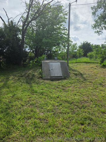 409559 E 1080 Road, Checotah, OK 74426