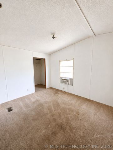 409559 E 1080 Road, Checotah, OK 74426