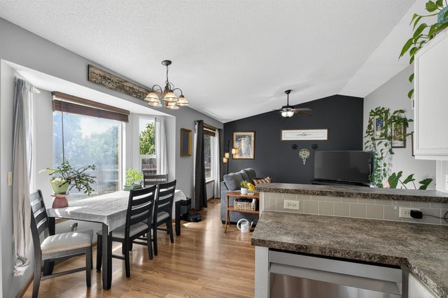 100 S Stoneridge St, Valley Center, KS 67147