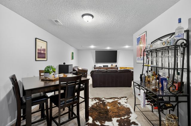 100 S Stoneridge St, Valley Center, KS 67147
