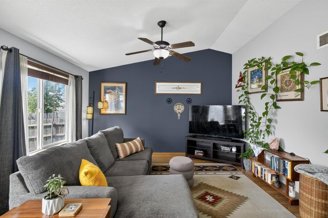 100 S Stoneridge St, Valley Center, KS 67147