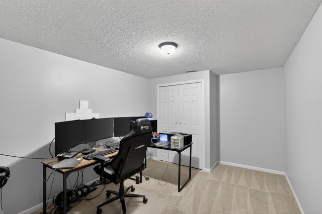100 S Stoneridge St, Valley Center, KS 67147