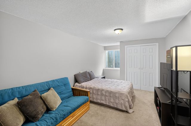 100 S Stoneridge St, Valley Center, KS 67147