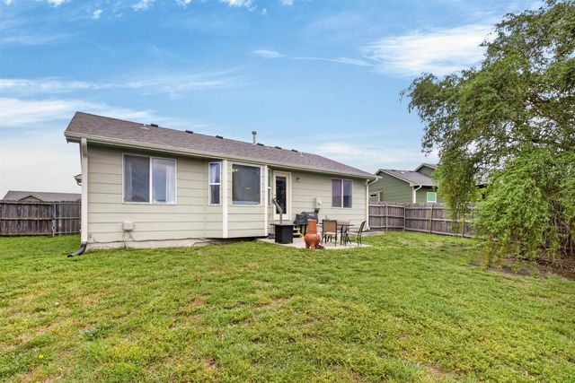 100 S Stoneridge St, Valley Center, KS 67147