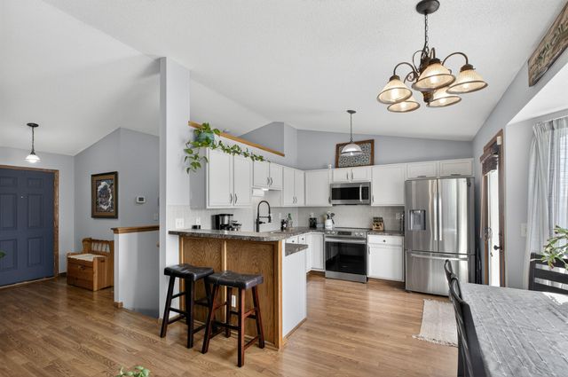 100 S Stoneridge St, Valley Center, KS 67147
