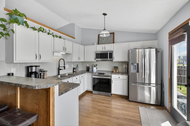 100 S Stoneridge St, Valley Center, KS 67147